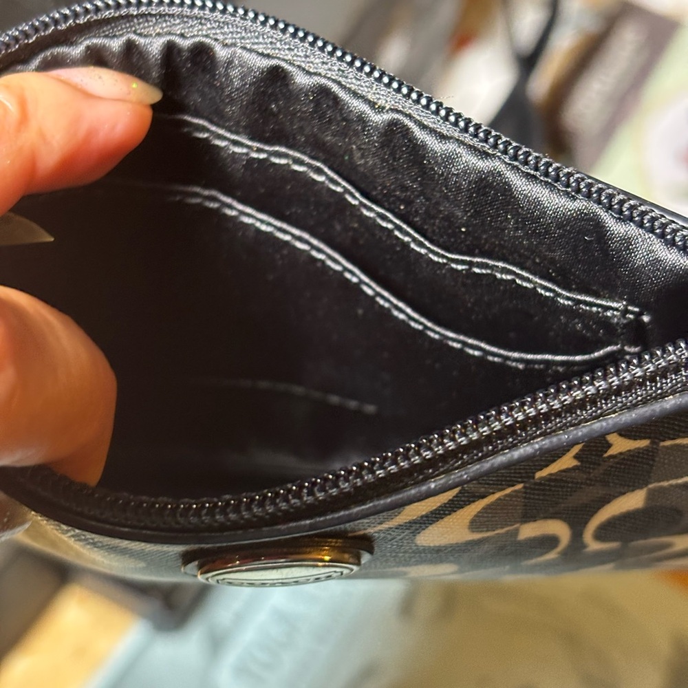 Coach wristlet - Picture 7 of 7